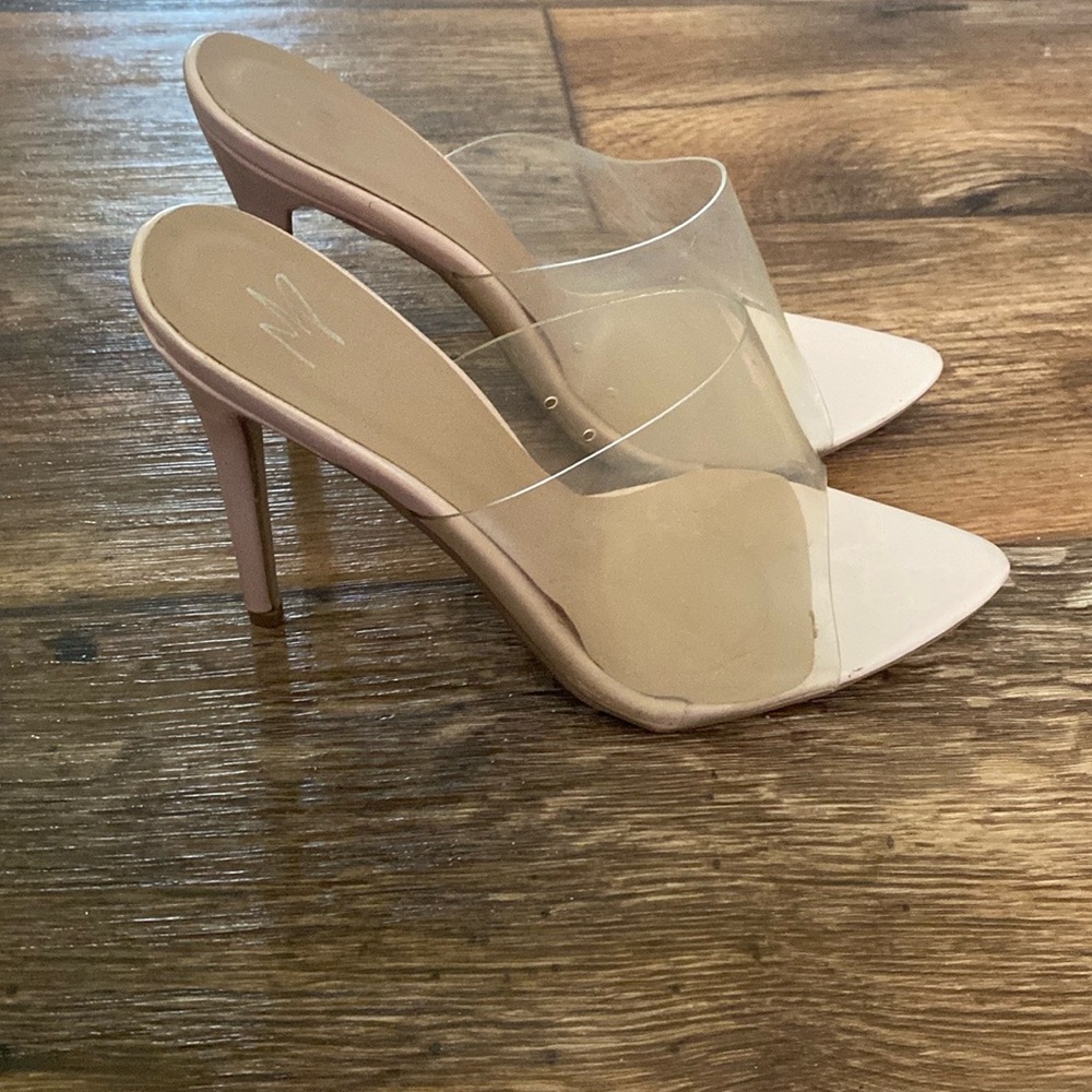 Elegant Clear and Nude Heels Size 8 (41)